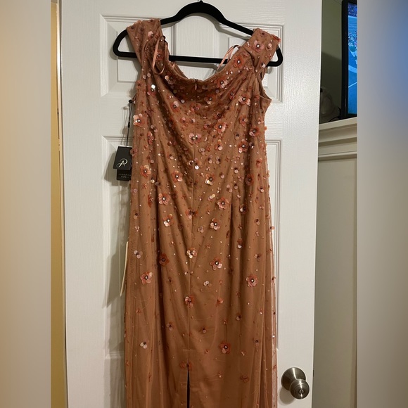 Adrianna Papell off shoulder beaded gown - Picture 9 of 11
